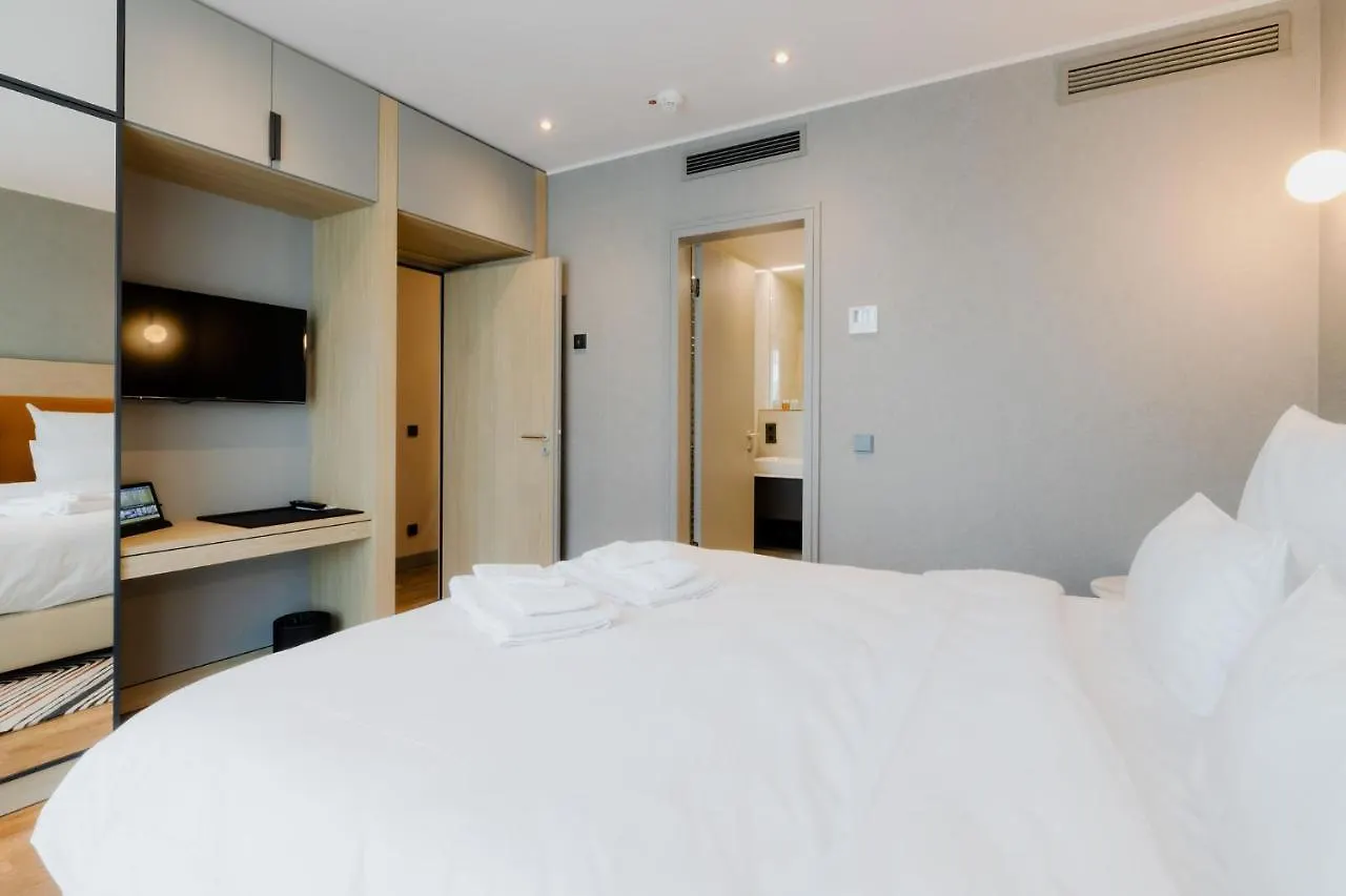 Fourty Three Luxury Serviced Apartments Dusseldorf Aparthotel