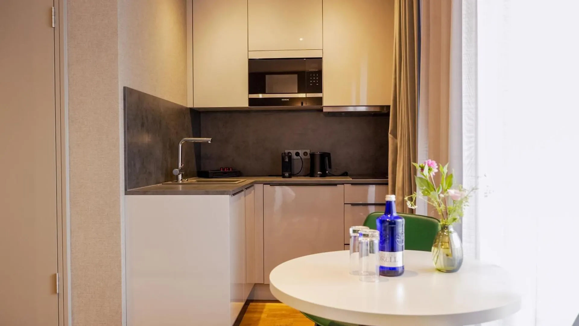 Fourty Three Luxury Serviced Apartments Düsseldorf Apart-hotel