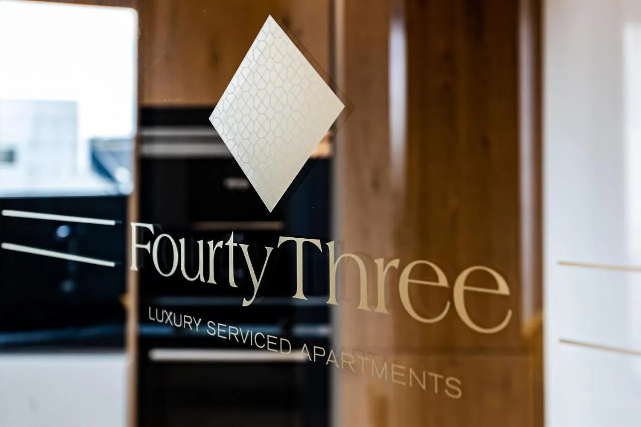 Fourty Three Luxury Serviced Apartments Düsseldorf Apartahotel
