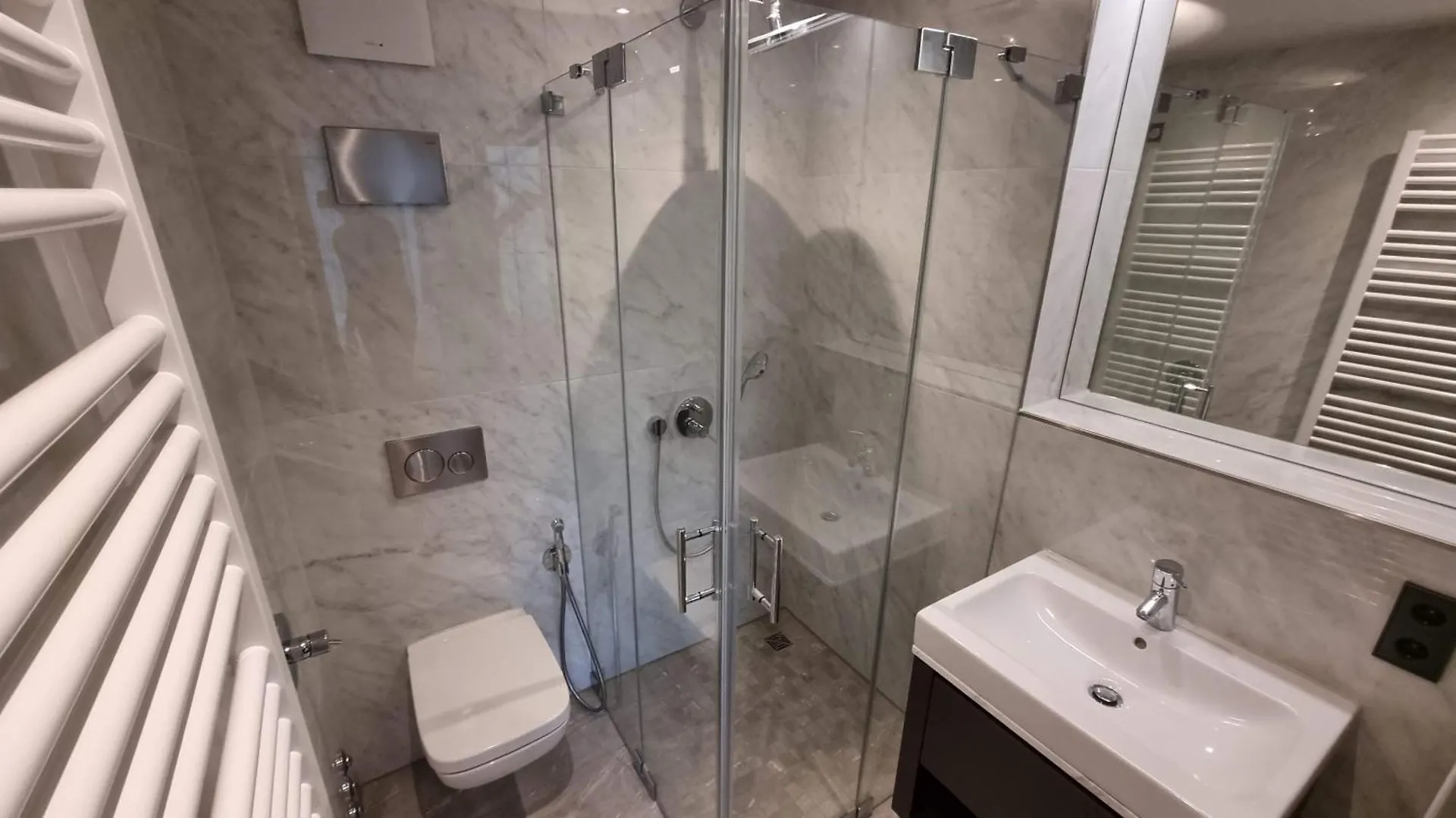 Fourty Three Luxury Serviced Apartments Дюссельдорф