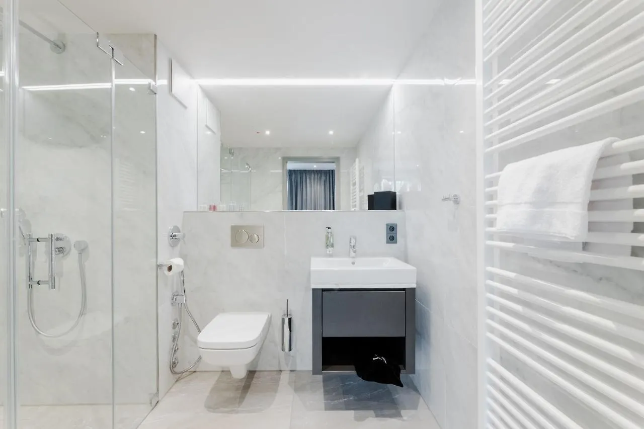 Апарт-отель Fourty Three Luxury Serviced Apartments Дюссельдорф